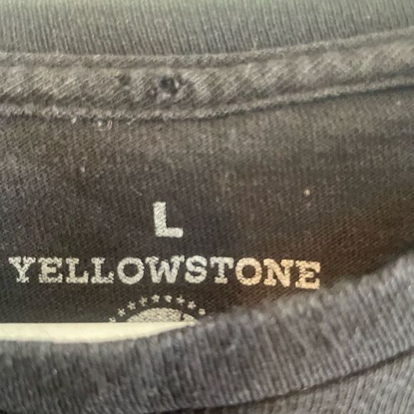 Yellow Stone Unisex Crew neck Short Sleeve Smoked Loo Graphic Tee Black Large - Picture 3 of 5